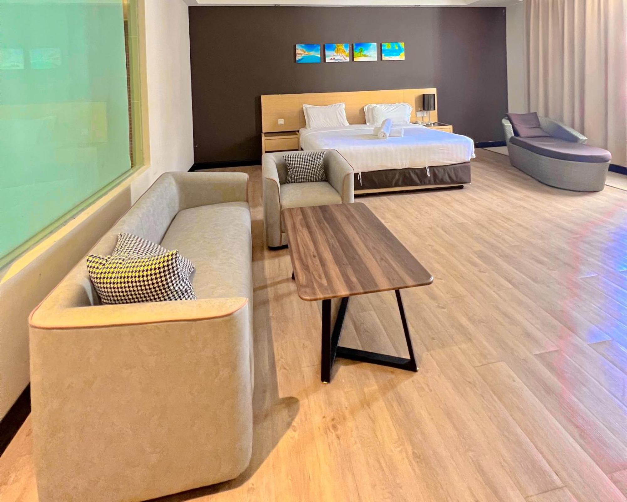Hotel Langkasuka Langkawi Куа Екстериор снимка