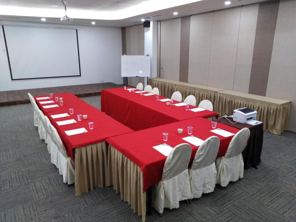 Hotel Langkasuka Langkawi Куа Екстериор снимка